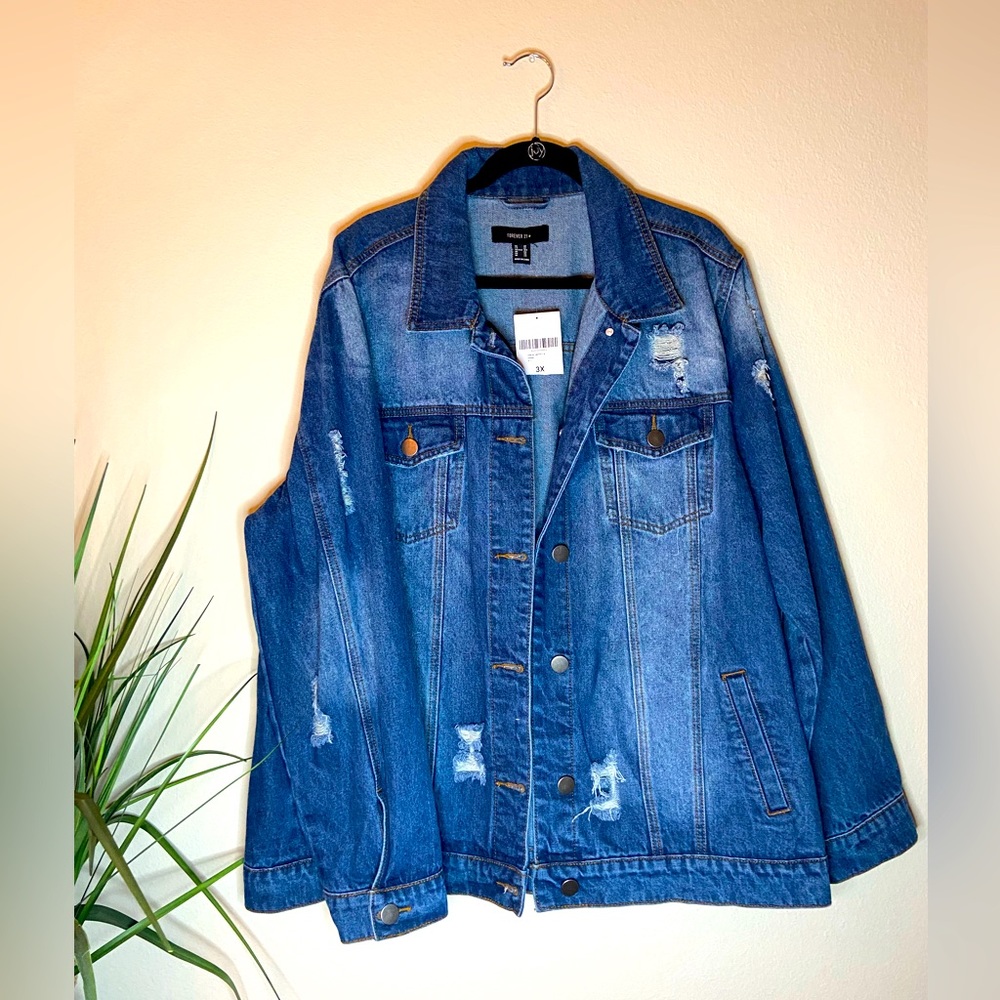 🆕 Distressed denim jacket